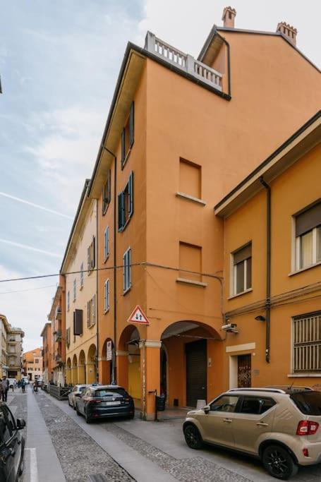 Suite In Via Del Pratello بولونيا المظهر الخارجي الصورة